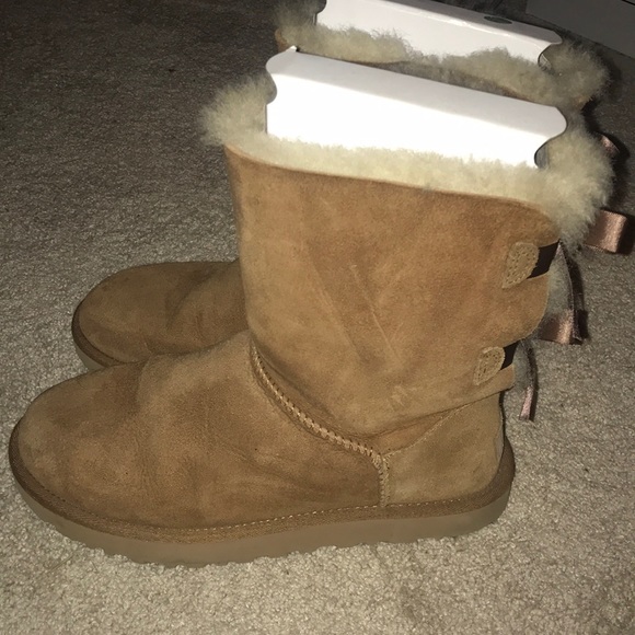 Ugg boots with bows 🎀🎀 - Picture 4 of 5